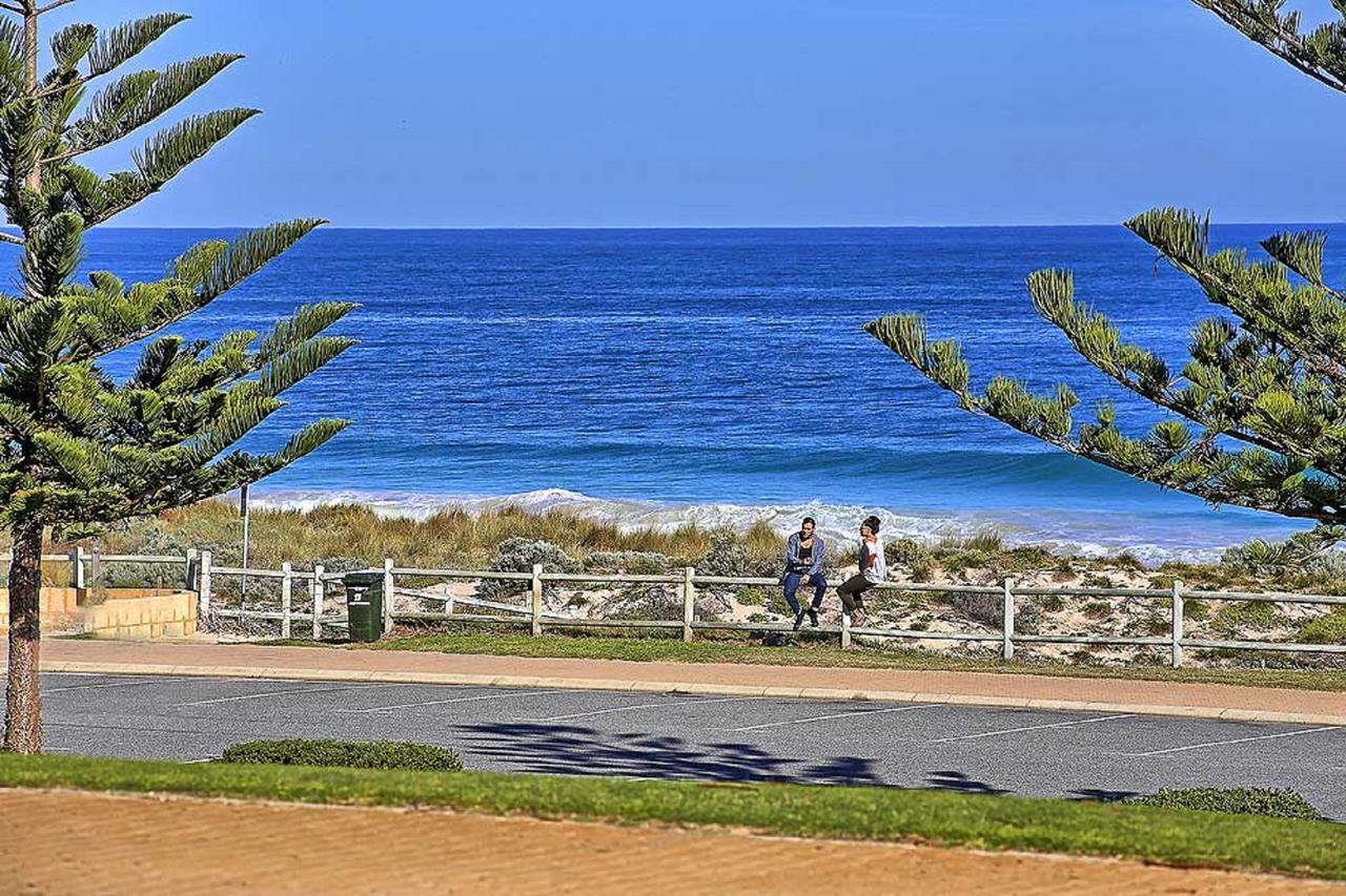 Beachfront @ Scarbs Perth Exterior photo